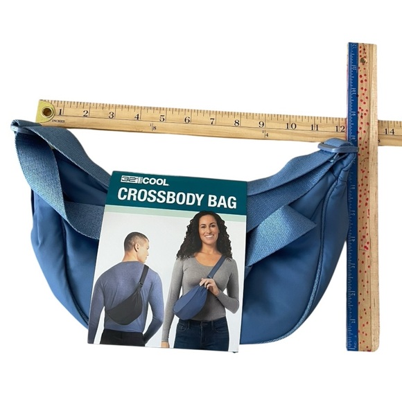 32 Degrees Cool | Women's Water Resistant Adjustable Strap Crossbody Bag | Blue - Picture 3 of 7
